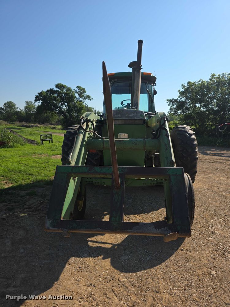 image for item EF3695 1985 John Deere 4450 tractor