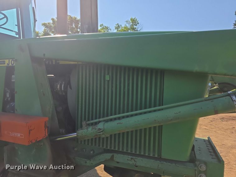 image for item EF3695 1985 John Deere 4450 tractor