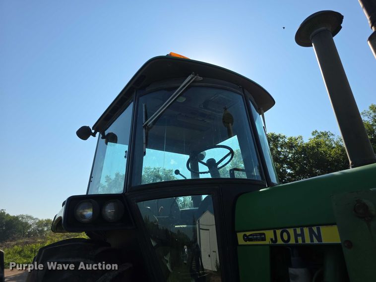 image for item EF3695 1985 John Deere 4450 tractor