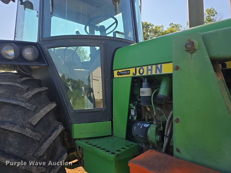 image for item EF3695 1985 John Deere 4450 tractor