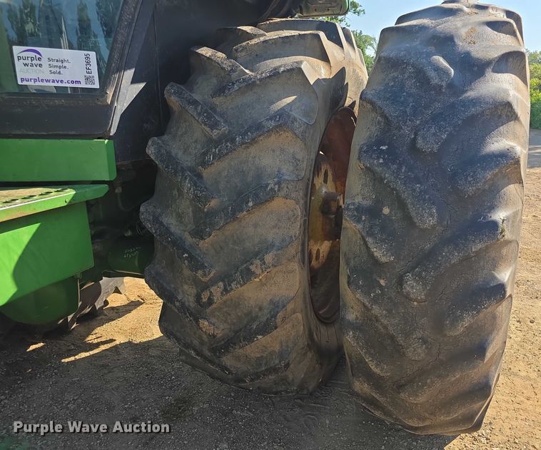 image for item EF3695 1985 John Deere 4450 tractor