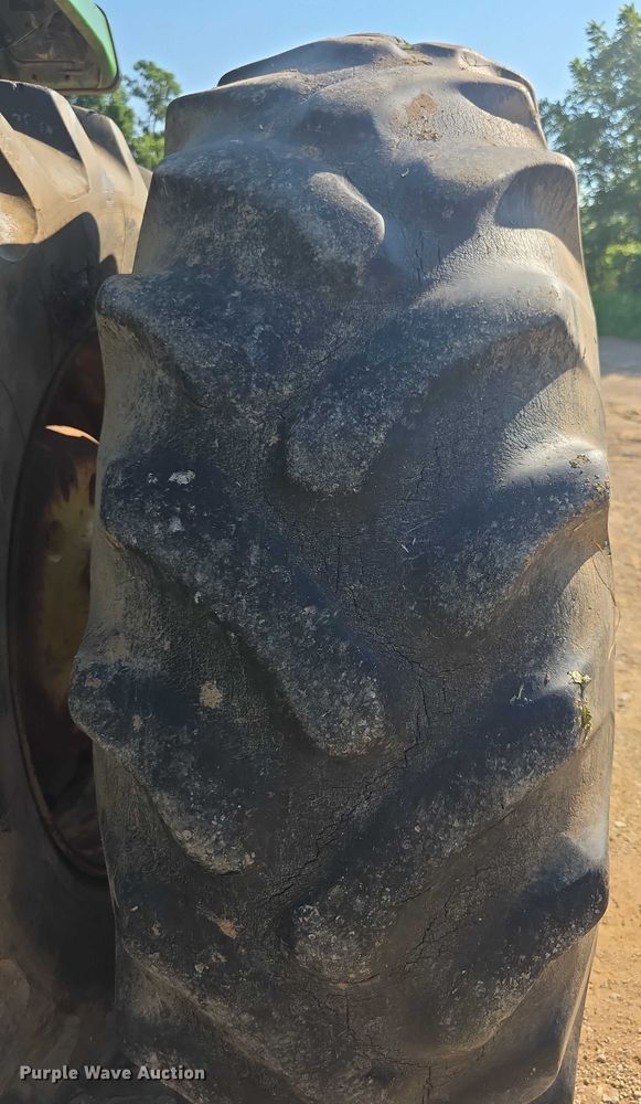 image for item EF3695 1985 John Deere 4450 tractor