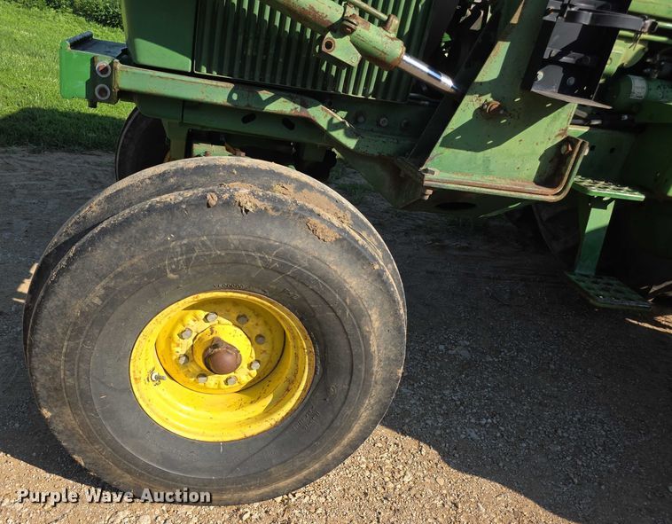 image for item EF3695 1985 John Deere 4450 tractor