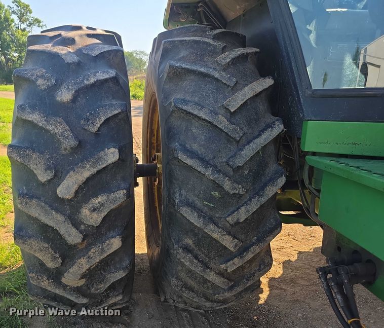 image for item EF3695 1985 John Deere 4450 tractor