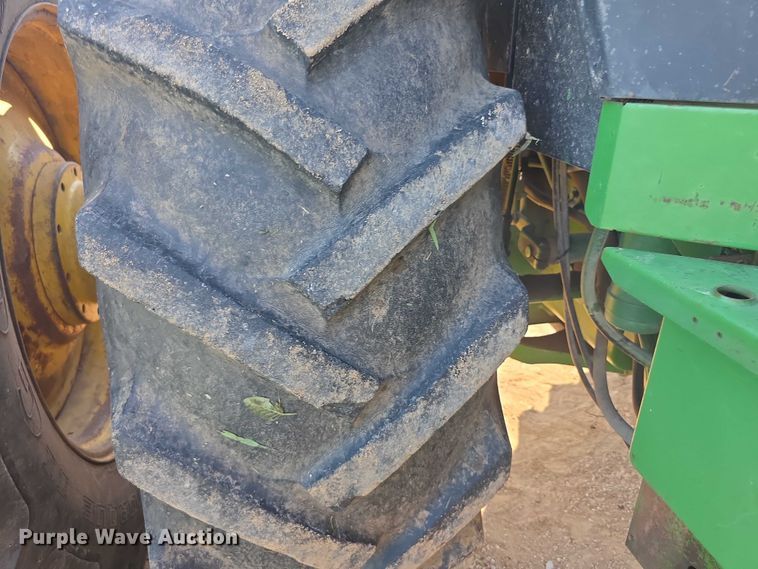 image for item EF3695 1985 John Deere 4450 tractor