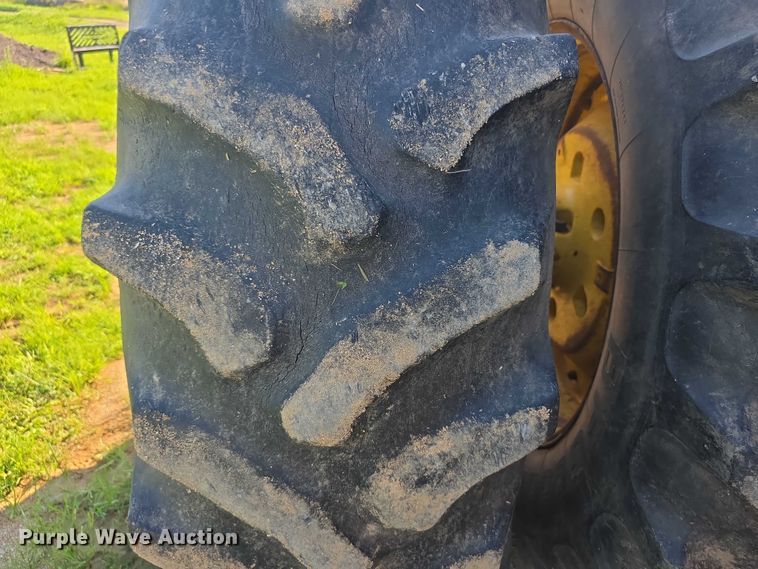 image for item EF3695 1985 John Deere 4450 tractor