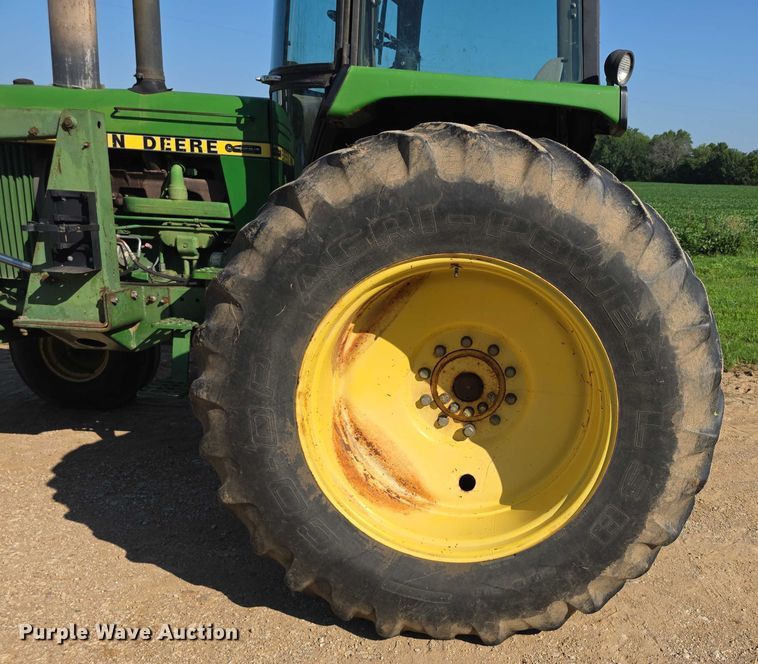 image for item EF3695 1985 John Deere 4450 tractor