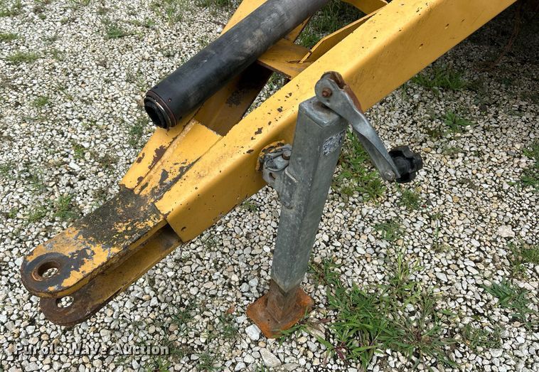 image for item EK8376 Vermeer 605XL round baler