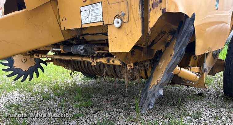 image for item EK8376 Vermeer 605XL round baler