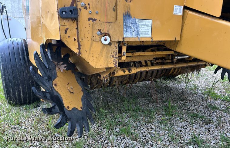 image for item EK8376 Vermeer 605XL round baler