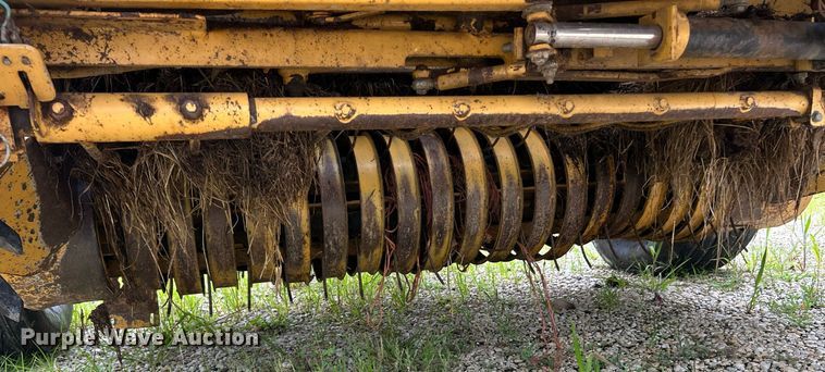 image for item EK8376 Vermeer 605XL round baler