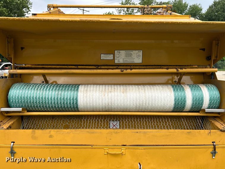 image for item EK8376 Vermeer 605XL round baler