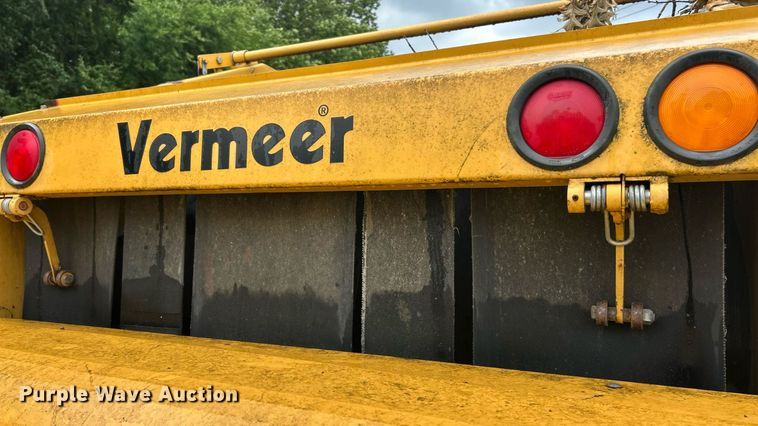 image for item EK8376 Vermeer 605XL round baler