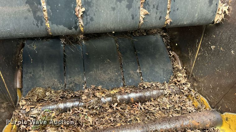 image for item EK8376 Vermeer 605XL round baler