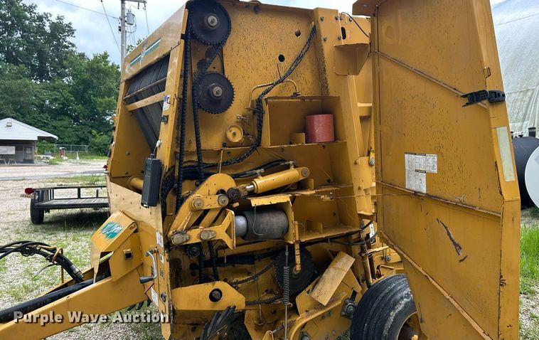 image for item EK8376 Vermeer 605XL round baler