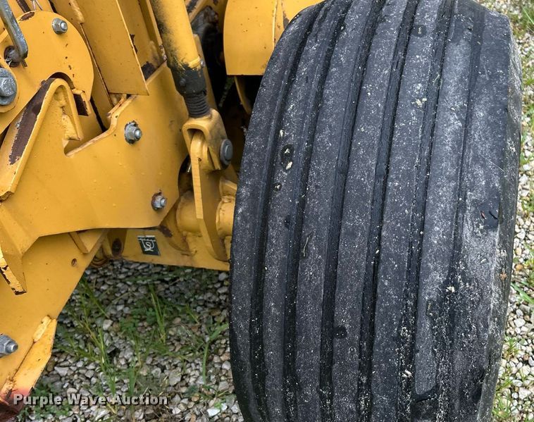 image for item EK8376 Vermeer 605XL round baler