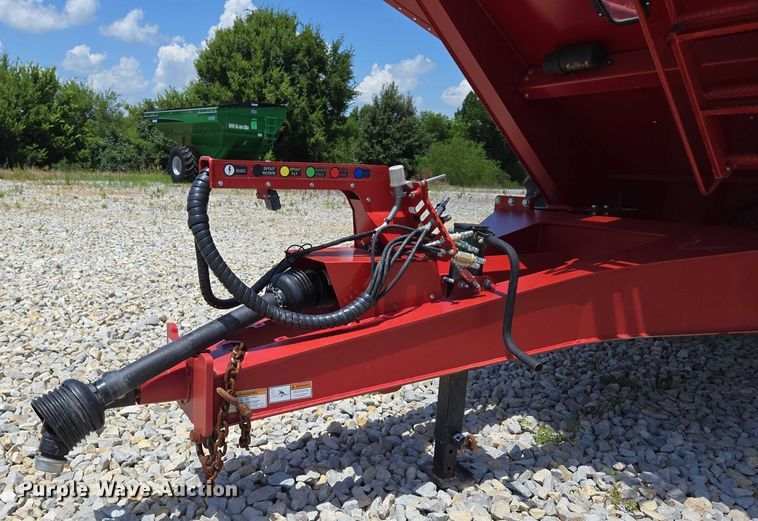 image for item EN2019 2022 Brandt 1120XT grain cart