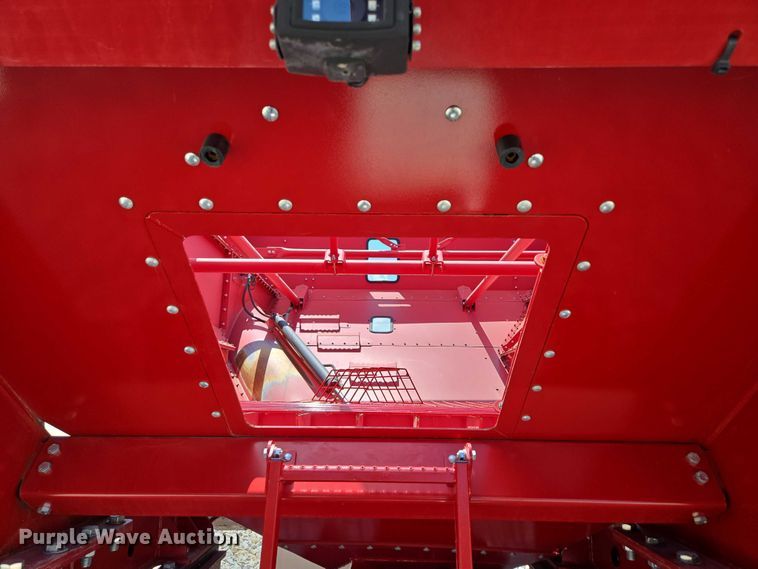 image for item EN2019 2022 Brandt 1120XT grain cart