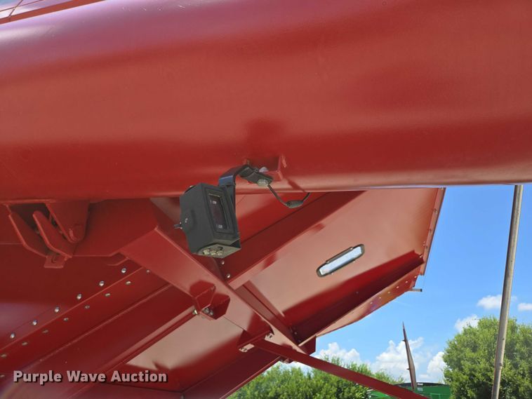 image for item EN2019 2022 Brandt 1120XT grain cart