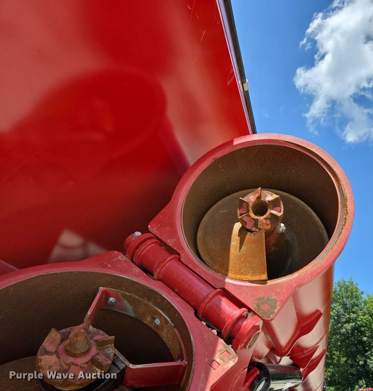 image for item EN2019 2022 Brandt 1120XT grain cart