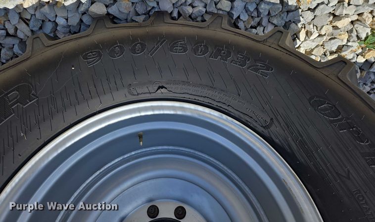 image for item EN2019 2022 Brandt 1120XT grain cart