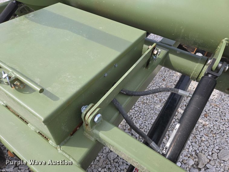 image for item EN2068 RBW HB42 hay bale trailer