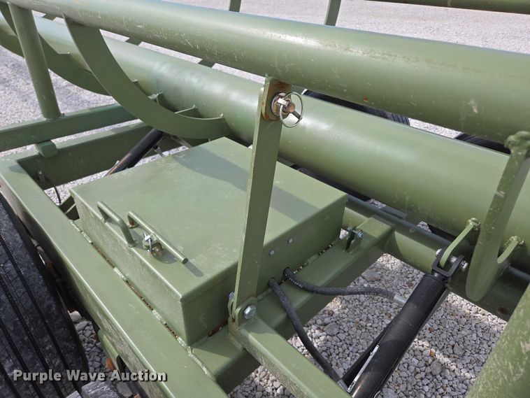 image for item EN2068 RBW HB42 hay bale trailer