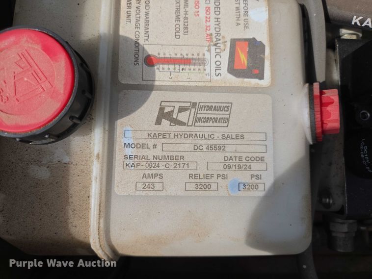 image for item EN2068 RBW HB42 hay bale trailer