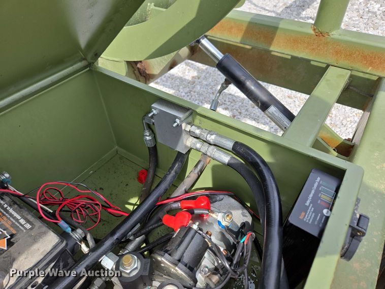 image for item EN2069 RBW HB40 hay bale trailer