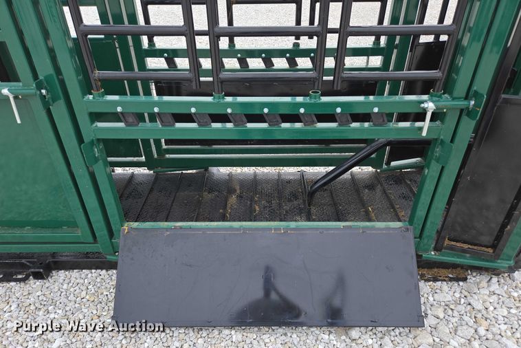 image for item EN2070 RBW Ag squeeze chute