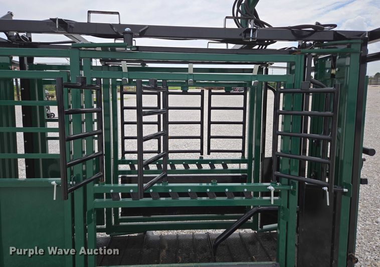 image for item EN2070 RBW Ag squeeze chute