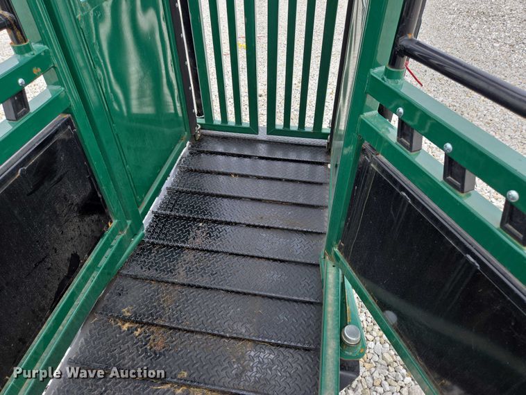 image for item EN2070 RBW Ag squeeze chute