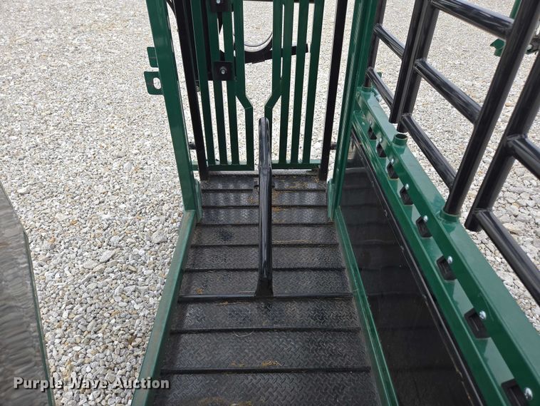 image for item EN2070 RBW Ag squeeze chute