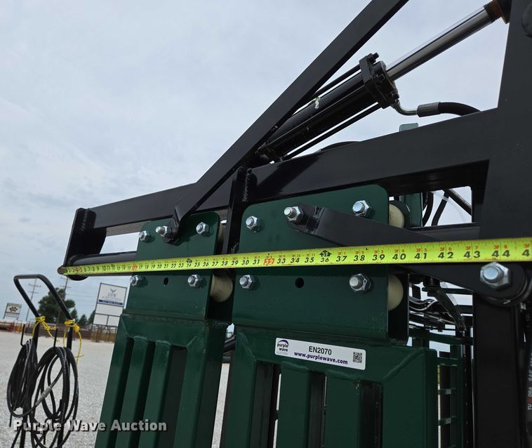 image for item EN2070 RBW Ag squeeze chute