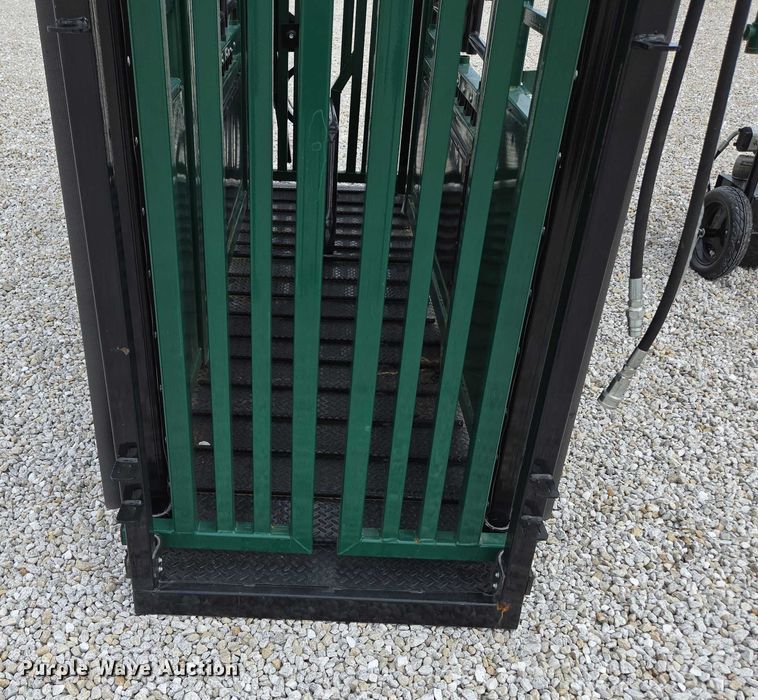 image for item EN2071 RBW Ag squeeze chute