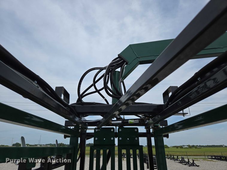 image for item EN2071 RBW Ag squeeze chute