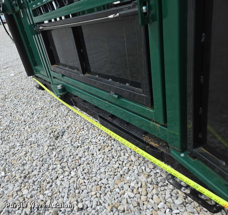 image for item EN2071 RBW Ag squeeze chute