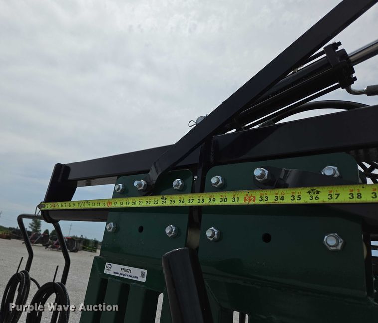 image for item EN2071 RBW Ag squeeze chute