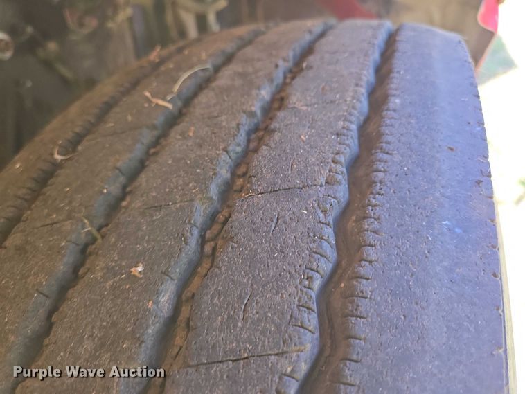 image for item EN8311 2008 Peterbilt 384 grain truck