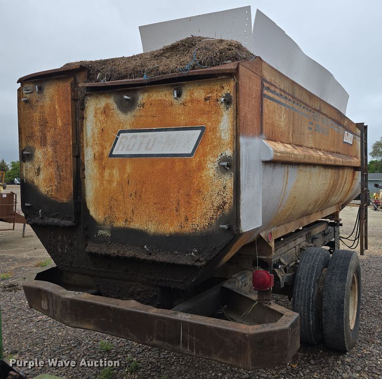 image for item EO1531 Roto-Mix 300-14 feed mixer