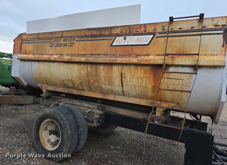 image for item EO1531 Roto-Mix 300-14 feed mixer