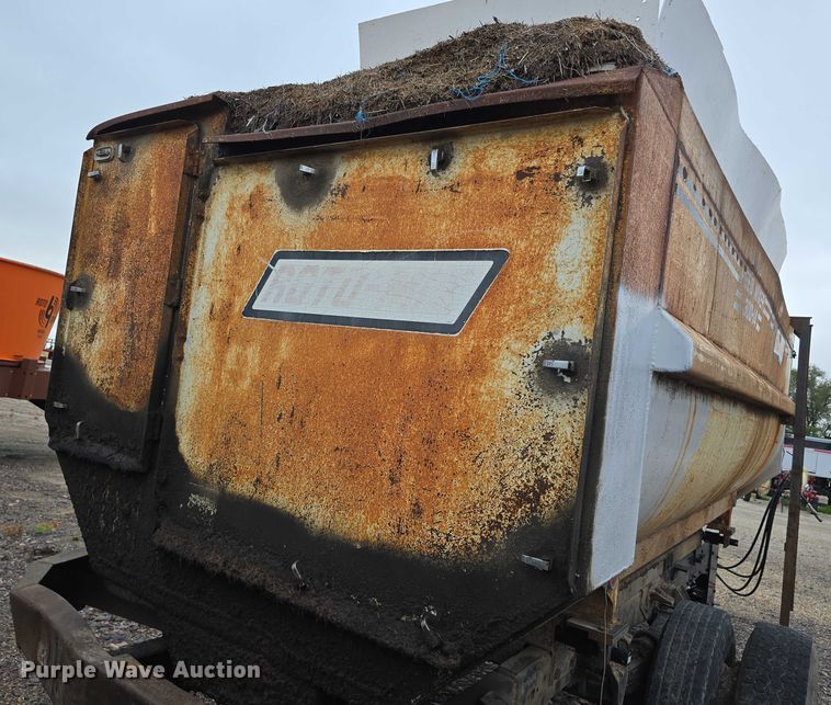 image for item EO1531 Roto-Mix 300-14 feed mixer