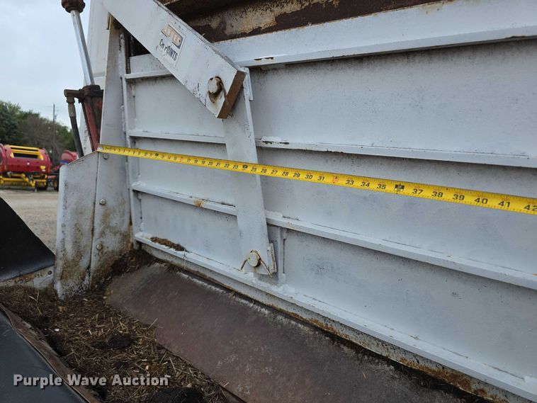 image for item EO1531 Roto-Mix 300-14 feed mixer