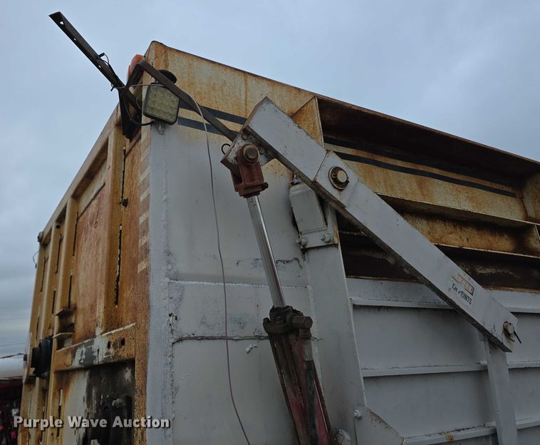 image for item EO1531 Roto-Mix 300-14 feed mixer