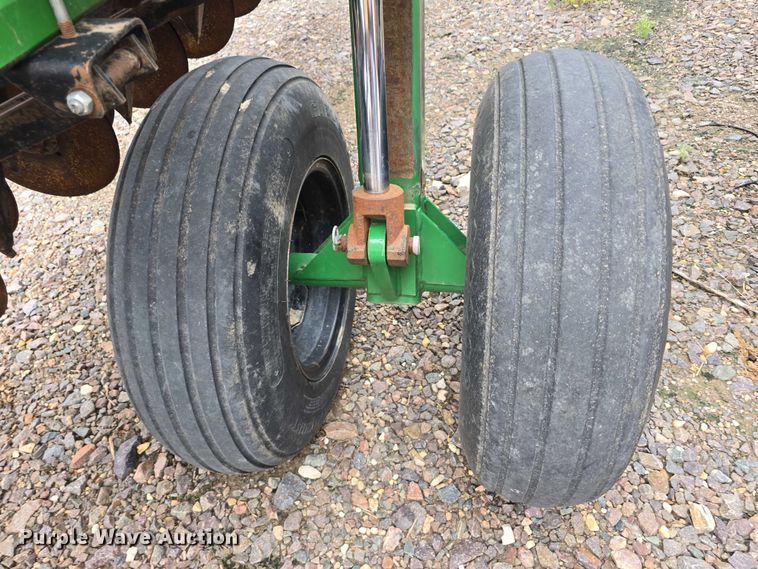 image for item EO1532 Great Plains Solid Stand 30 grain drill