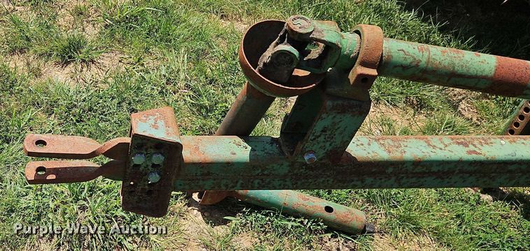 image for item EO4528 John Deere 224T small square baler