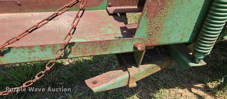 image for item EO4528 John Deere 224T small square baler