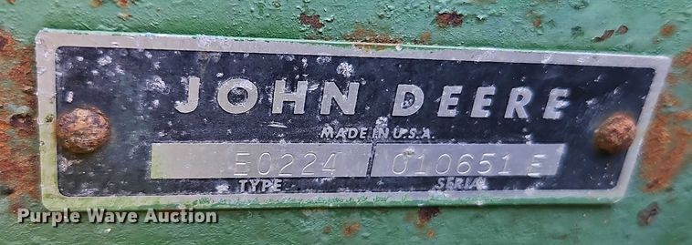 image for item EO4528 John Deere 224T small square baler