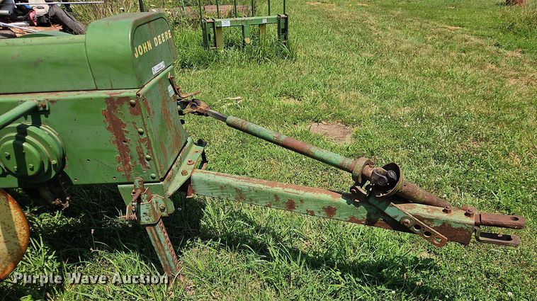 image for item EO4529 John Deere 24T small square baler