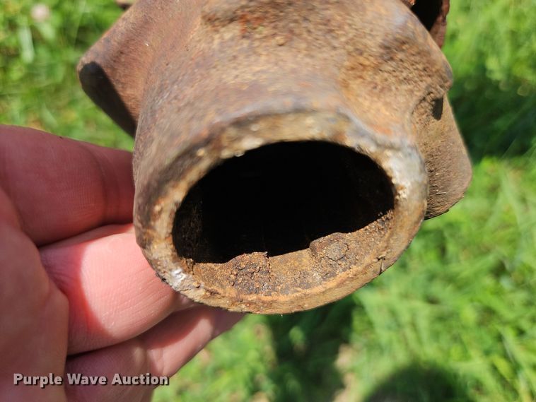 image for item EO4529 John Deere 24T small square baler